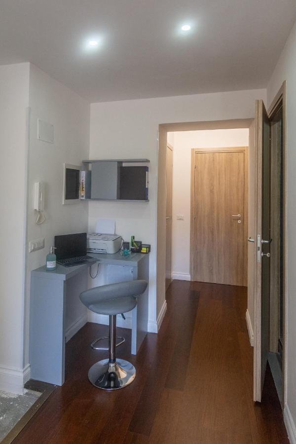 Отель Shine House Рим Экстерьер фото